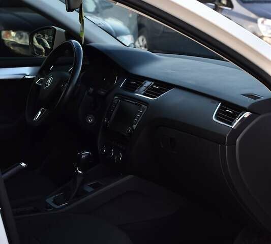 Білий Шкода Октавія, об'ємом двигуна 1.8 л та пробігом 191 тис. км за 12650 $, фото 11 на Automoto.ua