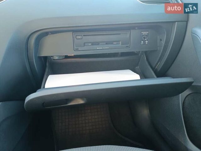 Білий Шкода Октавія, об'ємом двигуна 1.97 л та пробігом 296 тис. км за 10800 $, фото 10 на Automoto.ua