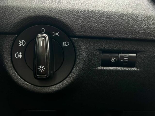 Білий Шкода Октавія, об'ємом двигуна 1.6 л та пробігом 274 тис. км за 8700 $, фото 16 на Automoto.ua