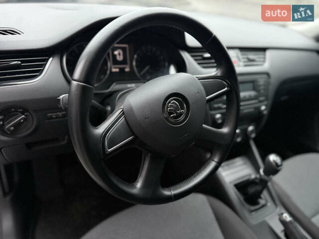 Белый Шкода Октавия, объемом двигателя 1.4 л и пробегом 208 тыс. км за 10000 $, фото 31 на Automoto.ua