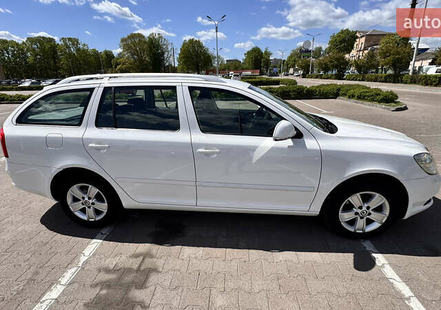 Белый Шкода Октавия, объемом двигателя 1.6 л и пробегом 228 тыс. км за 9300 $, фото 9 на Automoto.ua