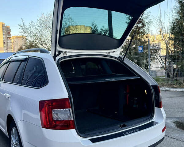 Белый Шкода Октавия, объемом двигателя 1.6 л и пробегом 297 тыс. км за 9100 $, фото 17 на Automoto.ua