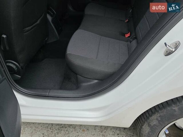 Белый Шкода Октавия, объемом двигателя 1.2 л и пробегом 170 тыс. км за 7200 $, фото 43 на Automoto.ua