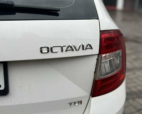 Белый Шкода Октавия, объемом двигателя 1.97 л и пробегом 308 тыс. км за 8200 $, фото 12 на Automoto.ua