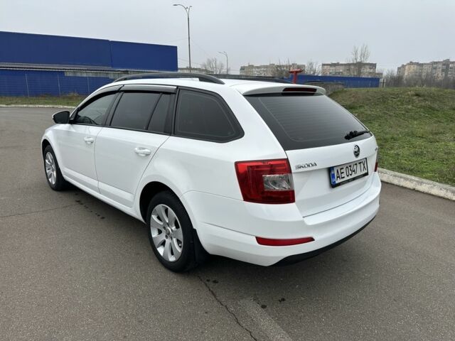 Білий Шкода Октавія, об'ємом двигуна 1.6 л та пробігом 270 тис. км за 8700 $, фото 5 на Automoto.ua