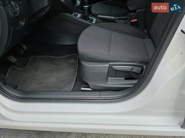 Белый Шкода Октавия, объемом двигателя 1.2 л и пробегом 170 тыс. км за 7200 $, фото 38 на Automoto.ua