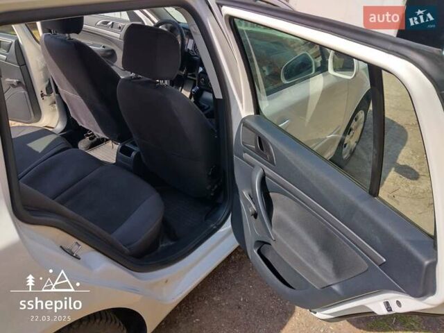 Білий Шкода Октавія, об'ємом двигуна 1.6 л та пробігом 199 тис. км за 8300 $, фото 21 на Automoto.ua