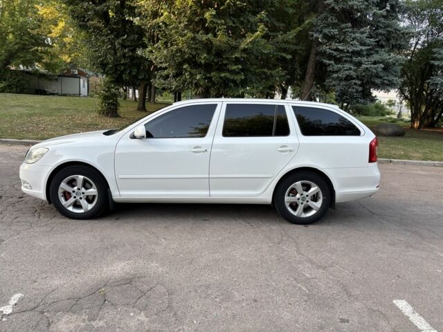 Белый Шкода Октавия, объемом двигателя 2 л и пробегом 356 тыс. км за 10300 $, фото 2 на Automoto.ua