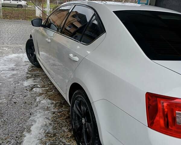 Белый Шкода Октавия, объемом двигателя 1.6 л и пробегом 230 тыс. км за 9500 $, фото 4 на Automoto.ua