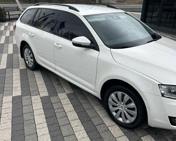 Білий Шкода Октавія, об'ємом двигуна 1.97 л та пробігом 240 тис. км за 11200 $, фото 8 на Automoto.ua
