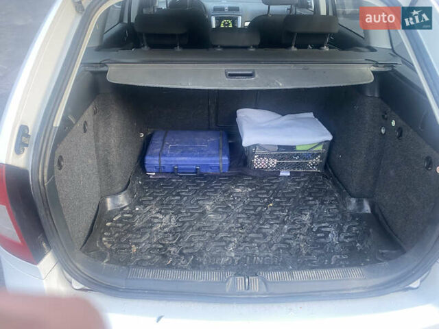 Белый Шкода Октавия, объемом двигателя 1.6 л и пробегом 280 тыс. км за 8500 $, фото 13 на Automoto.ua
