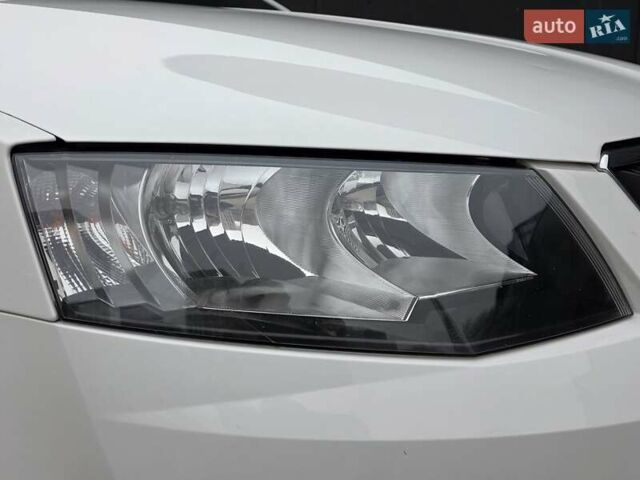 Белый Шкода Октавия, объемом двигателя 1.2 л и пробегом 170 тыс. км за 7200 $, фото 31 на Automoto.ua