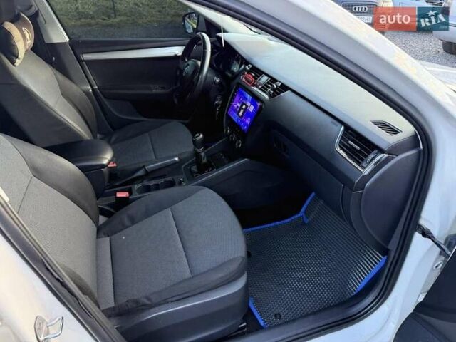 Белый Шкода Октавия, объемом двигателя 1.6 л и пробегом 267 тыс. км за 8600 $, фото 3 на Automoto.ua