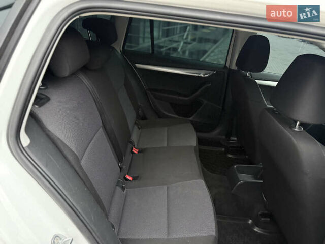 Белый Шкода Октавия, объемом двигателя 1.4 л и пробегом 208 тыс. км за 10000 $, фото 23 на Automoto.ua