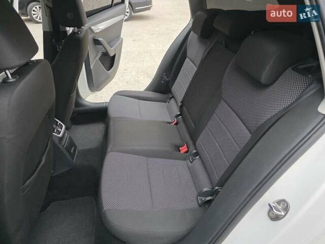 Белый Шкода Октавия, объемом двигателя 1.2 л и пробегом 170 тыс. км за 7200 $, фото 64 на Automoto.ua