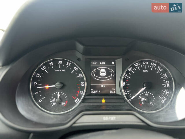 Белый Шкода Октавия, объемом двигателя 1.97 л и пробегом 308 тыс. км за 8200 $, фото 20 на Automoto.ua