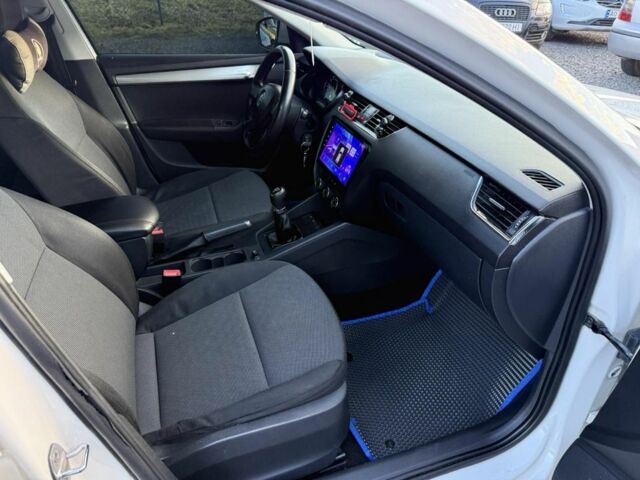 Белый Шкода Октавия, объемом двигателя 1.6 л и пробегом 267 тыс. км за 8600 $, фото 4 на Automoto.ua