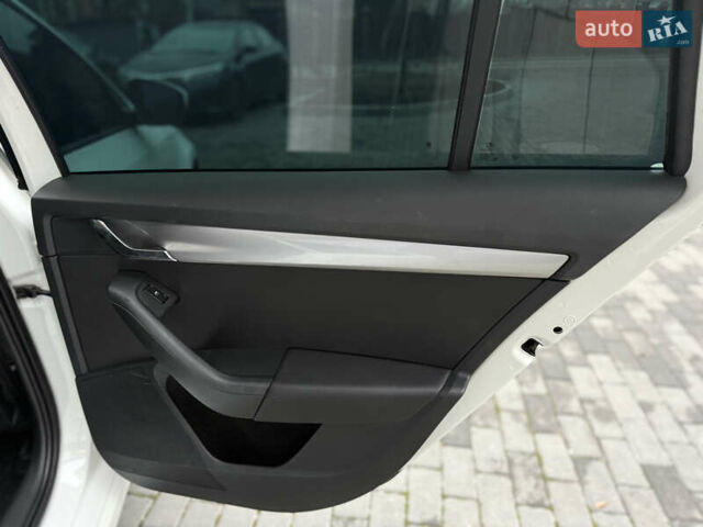 Белый Шкода Октавия, объемом двигателя 1.4 л и пробегом 208 тыс. км за 10000 $, фото 24 на Automoto.ua