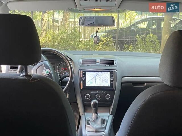 Белый Шкода Октавия, объемом двигателя 1.6 л и пробегом 278 тыс. км за 8500 $, фото 13 на Automoto.ua