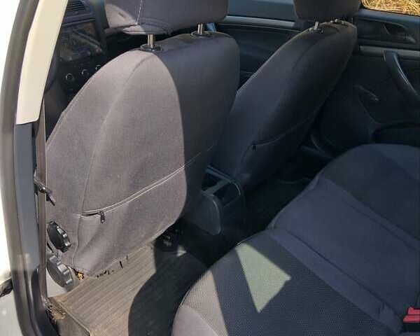 Білий Шкода Октавія, об'ємом двигуна 1.6 л та пробігом 199 тис. км за 8300 $, фото 18 на Automoto.ua