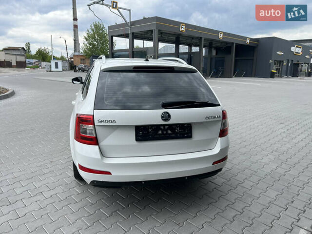 Белый Шкода Октавия, объемом двигателя 1.6 л и пробегом 261 тыс. км за 10400 $, фото 17 на Automoto.ua