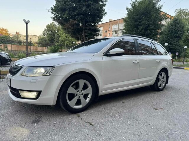 Белый Шкода Октавия, объемом двигателя 2 л и пробегом 235 тыс. км за 13200 $, фото 3 на Automoto.ua