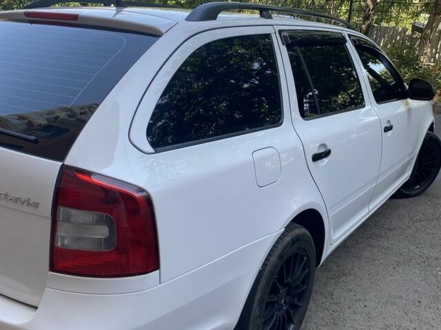 Білий Шкода Октавія, об'ємом двигуна 1.6 л та пробігом 278 тис. км за 8500 $, фото 5 на Automoto.ua