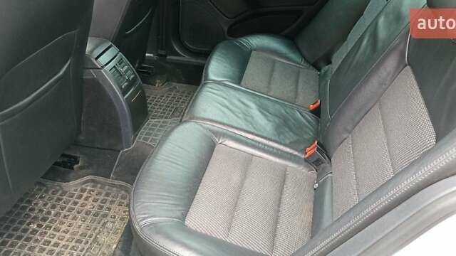 Белый Шкода Октавия, объемом двигателя 1.6 л и пробегом 300 тыс. км за 8500 $, фото 16 на Automoto.ua
