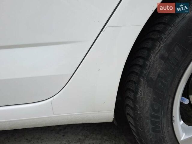 Белый Шкода Октавия, объемом двигателя 1.2 л и пробегом 170 тыс. км за 7200 $, фото 25 на Automoto.ua