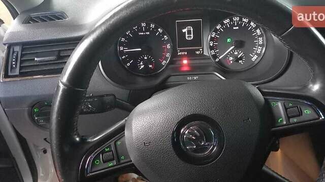 Белый Шкода Октавия, объемом двигателя 1.97 л и пробегом 242 тыс. км за 12300 $, фото 2 на Automoto.ua