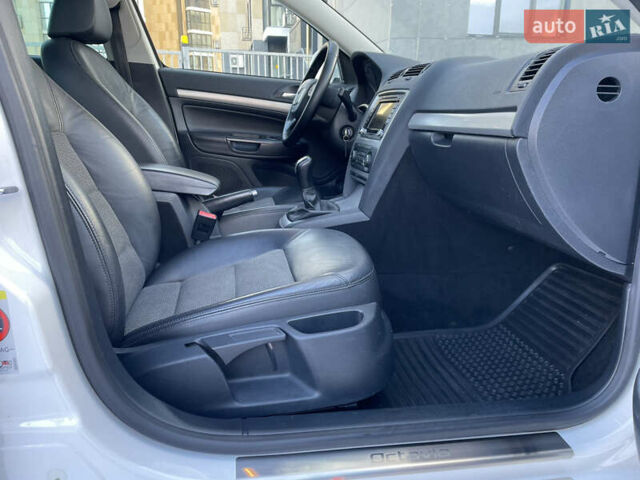 Белый Шкода Октавия, объемом двигателя 2 л и пробегом 218 тыс. км за 11950 $, фото 49 на Automoto.ua