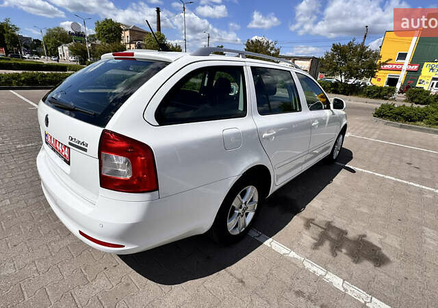 Белый Шкода Октавия, объемом двигателя 1.6 л и пробегом 228 тыс. км за 9300 $, фото 5 на Automoto.ua