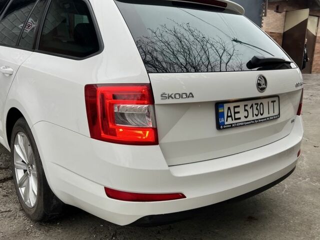 Белый Шкода Октавия, объемом двигателя 1.9 л и пробегом 219 тыс. км за 10700 $, фото 5 на Automoto.ua