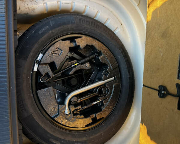 Белый Шкода Октавия, объемом двигателя 1.6 л и пробегом 250 тыс. км за 11299 $, фото 12 на Automoto.ua