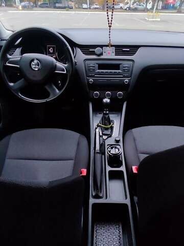 Белый Шкода Октавия, объемом двигателя 1.6 л и пробегом 315 тыс. км за 10200 $, фото 12 на Automoto.ua