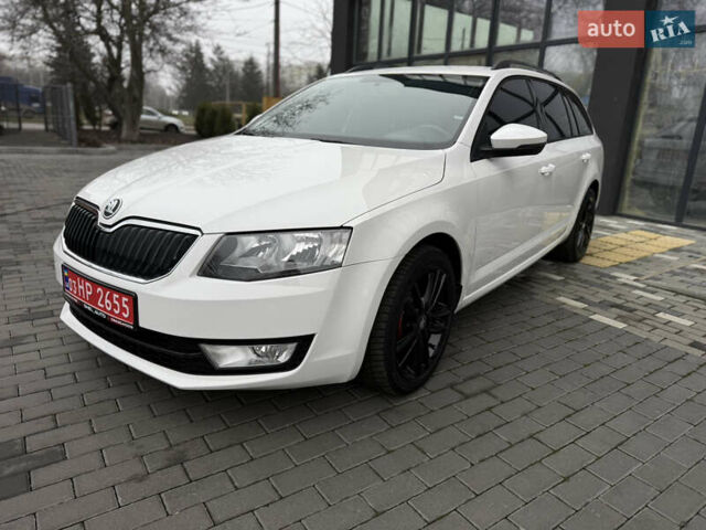 Белый Шкода Октавия, объемом двигателя 1.4 л и пробегом 208 тыс. км за 10000 $, фото 2 на Automoto.ua