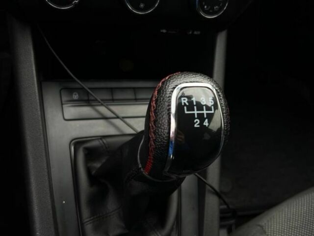 Білий Шкода Октавія, об'ємом двигуна 1.6 л та пробігом 274 тис. км за 8700 $, фото 11 на Automoto.ua