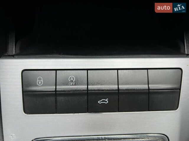 Белый Шкода Октавия, объемом двигателя 1.6 л и пробегом 261 тыс. км за 10400 $, фото 13 на Automoto.ua