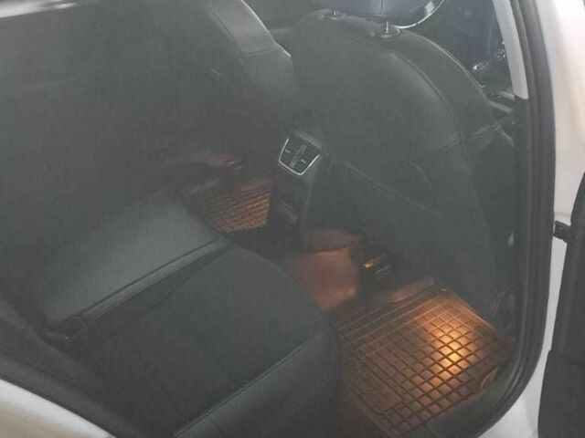Белый Шкода Октавия, объемом двигателя 2 л и пробегом 242 тыс. км за 12300 $, фото 13 на Automoto.ua
