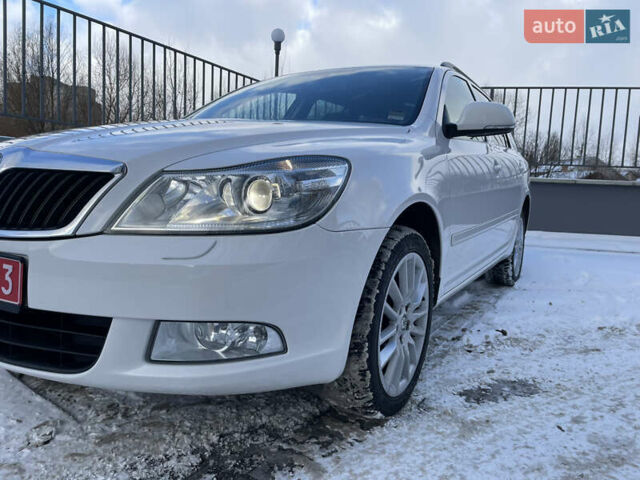 Белый Шкода Октавия, объемом двигателя 2 л и пробегом 218 тыс. км за 11950 $, фото 10 на Automoto.ua