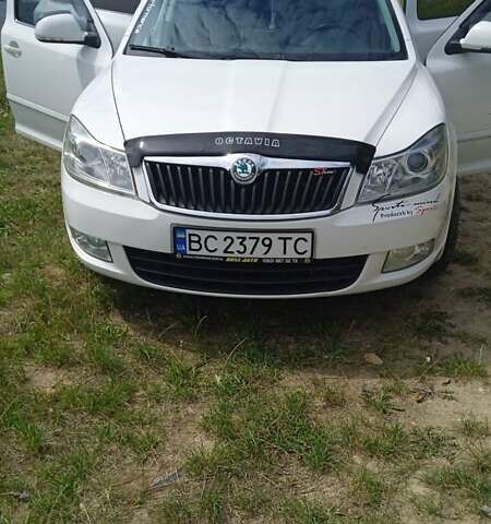 Білий Шкода Октавія, об'ємом двигуна 1.6 л та пробігом 295 тис. км за 7777 $, фото 17 на Automoto.ua