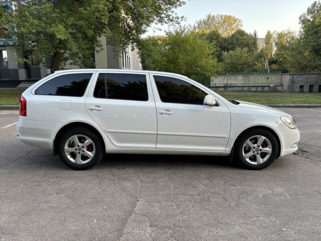 Белый Шкода Октавия, объемом двигателя 2 л и пробегом 356 тыс. км за 10300 $, фото 6 на Automoto.ua