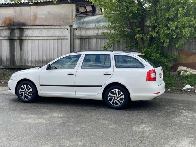 Белый Шкода Октавия, объемом двигателя 1.6 л и пробегом 195 тыс. км за 7700 $, фото 10 на Automoto.ua