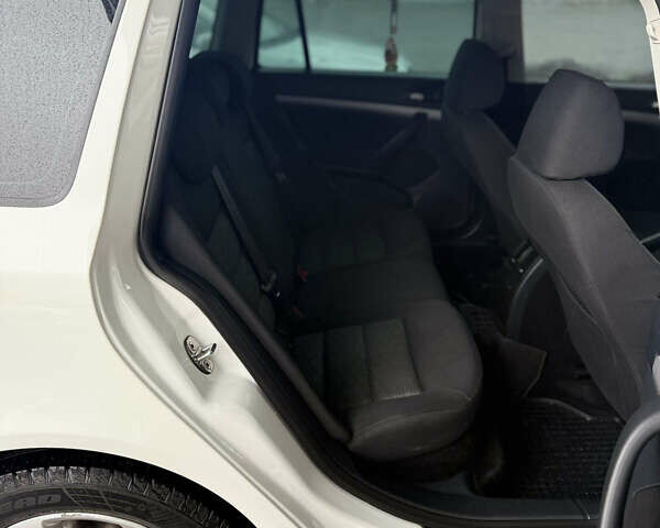 Белый Шкода Октавия, объемом двигателя 1.97 л и пробегом 236 тыс. км за 8999 $, фото 10 на Automoto.ua