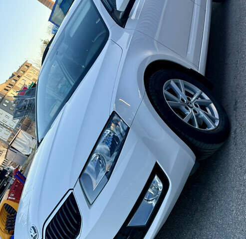 Белый Шкода Октавия, объемом двигателя 1.6 л и пробегом 297 тыс. км за 9100 $, фото 5 на Automoto.ua