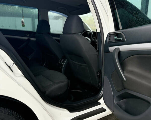 Белый Шкода Октавия, объемом двигателя 1.97 л и пробегом 236 тыс. км за 8999 $, фото 11 на Automoto.ua