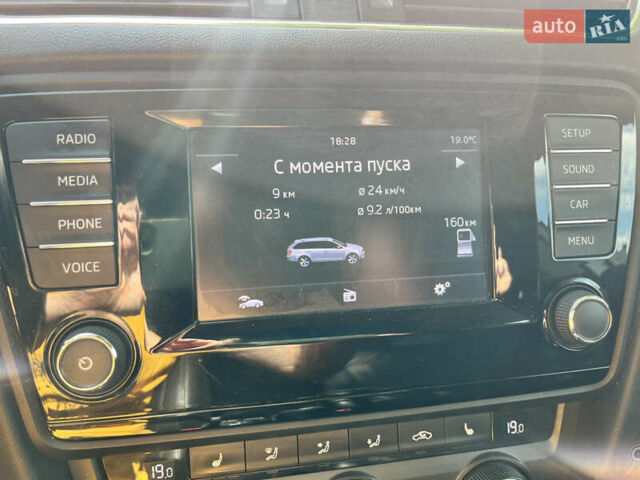 Белый Шкода Октавия, объемом двигателя 1.8 л и пробегом 299 тыс. км за 10600 $, фото 22 на Automoto.ua