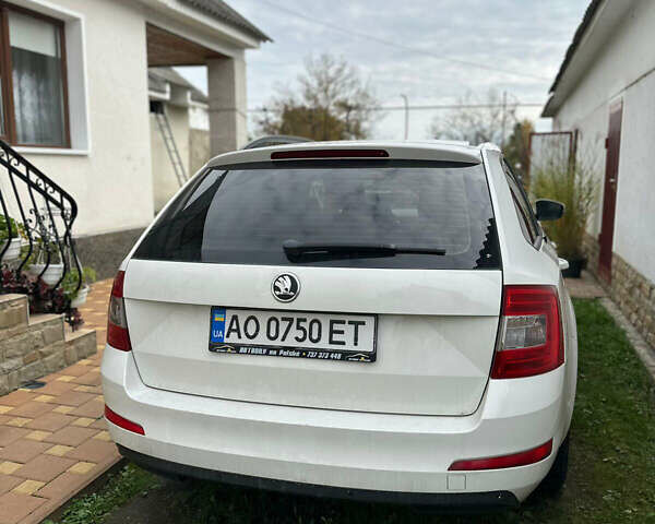 Білий Шкода Октавія, об'ємом двигуна 1.6 л та пробігом 247 тис. км за 8750 $, фото 4 на Automoto.ua
