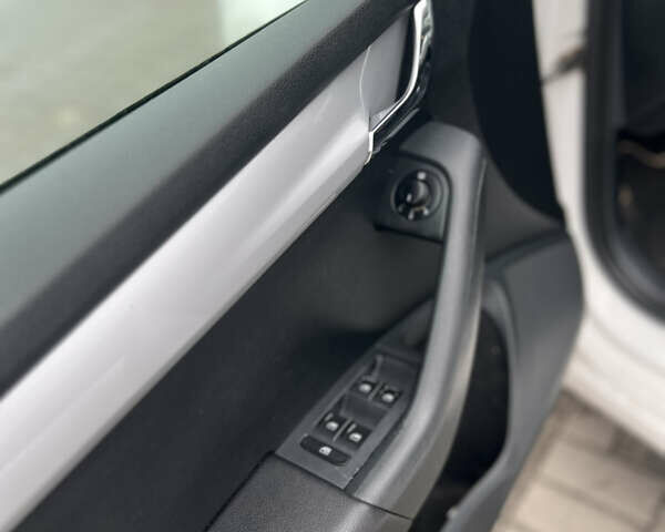 Белый Шкода Октавия, объемом двигателя 1.97 л и пробегом 308 тыс. км за 8200 $, фото 16 на Automoto.ua