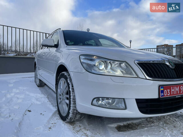 Белый Шкода Октавия, объемом двигателя 2 л и пробегом 218 тыс. км за 11950 $, фото 9 на Automoto.ua